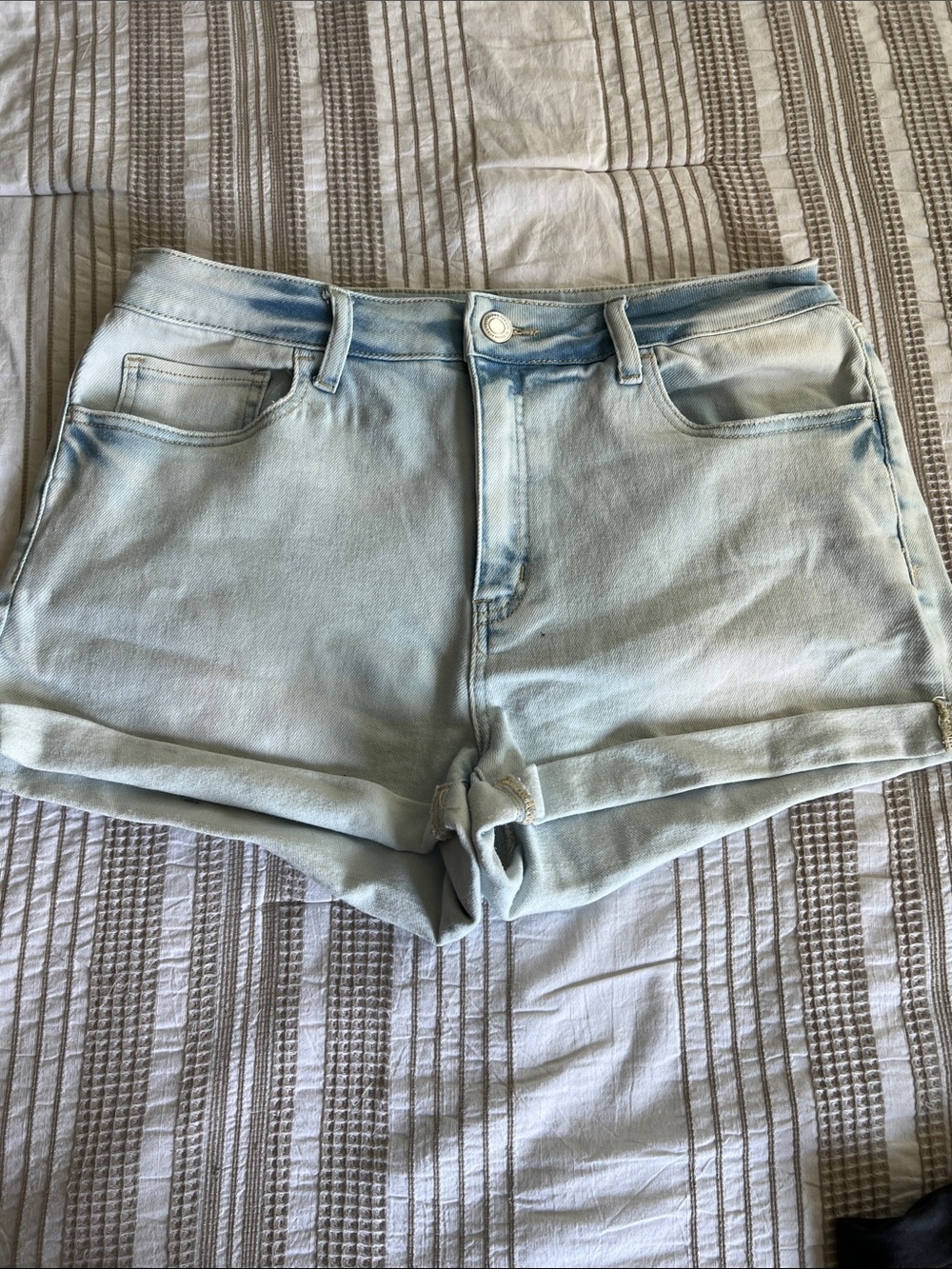 SO Light Wash Denim Cuffed Women's Shorts